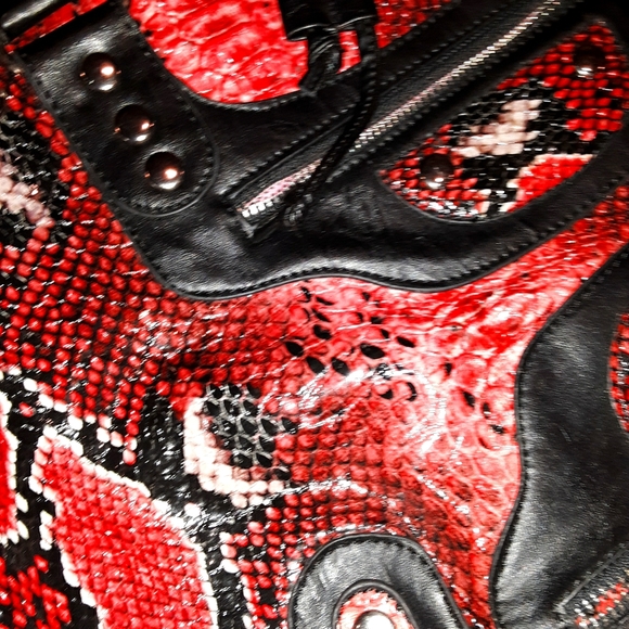 NWOT Red Faux Snakeskin Purse - Picture 4 of 5